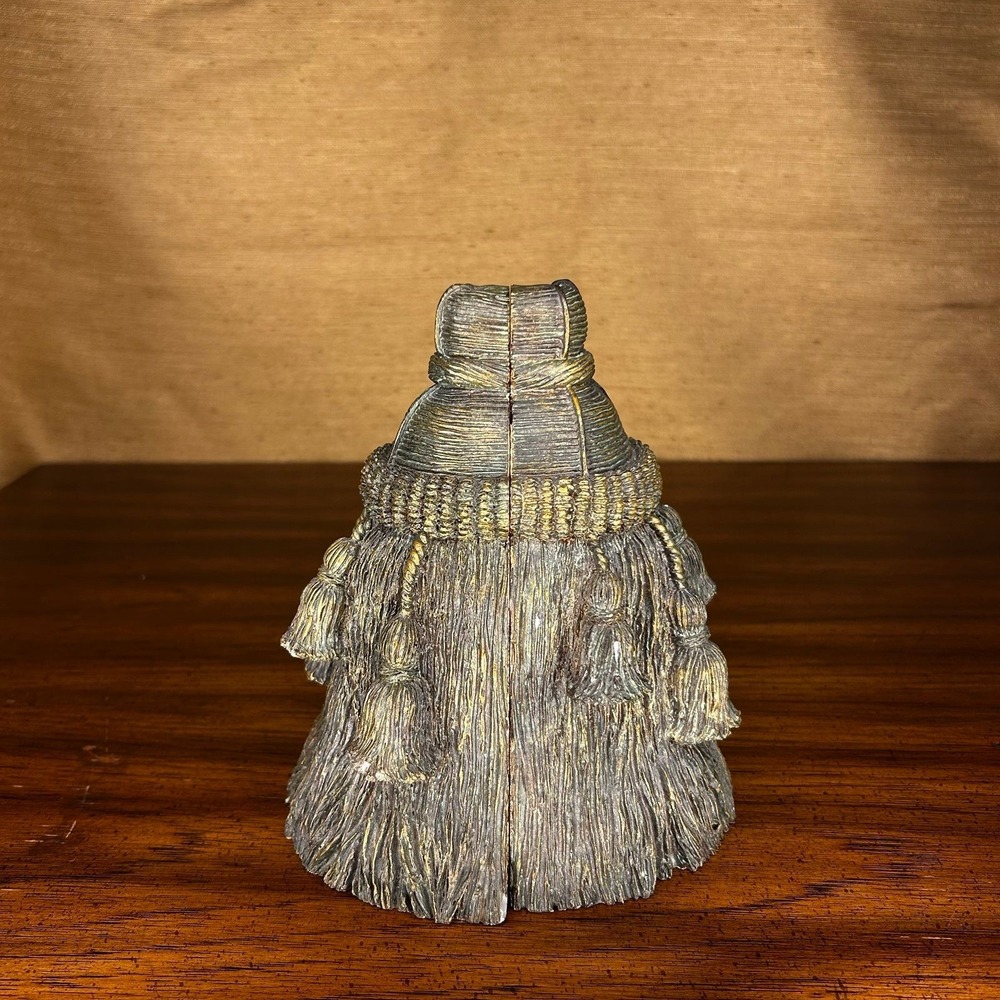 1980's Trompe L'oeil Bronze Colored Resin Tassel Bookends - a Pair - Picture 4 of 4